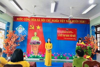 CHI BỘ TRƯỜNG MẦM NON HOẠ MI TỔ CHỨC LỄ KẾT NẠP ĐẢNG VIÊN MỚI CHO ĐC VÕ THỊ THÚY HẰNG